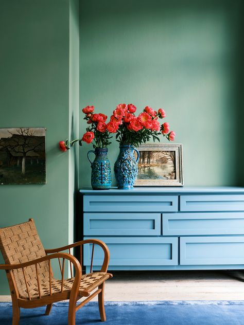 Breakfast Room Green and Stone Blue Breakfast Room Green, Farrow Bal, Headboard Shapes, Paint Trends, Trending Paint Colors, Farrow And Ball Paint, Green Room, Home Decor Color, Green Rooms