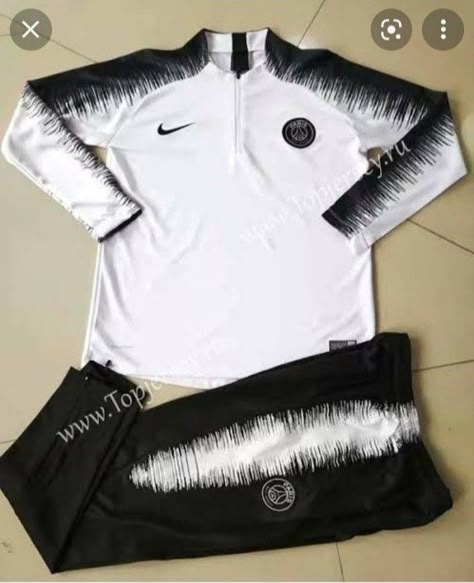 Football Tracksuits, Soccer Tracksuit, Jersey Bola, Nike Clothes Mens, Nike Clothes, Soccer Kids, Soccer Jacket, Club Soccer, Football Sweater