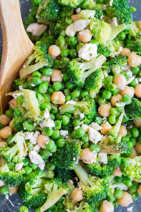 Crunchy Broccoli Salad, Easy Broccoli Salad, Salad With Chickpeas, Feta Cheese Recipes, Vegan Feta Cheese, Broccoli Salad Recipe, Brussel Sprout Salad, Broccoli Salad, Light Lunch