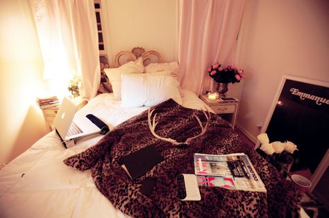 Leopard Bedroom, Glamorous Decor, Uni Room, Dreamy Room, Dream Apartment, Cozy Room, Room Inspiration Bedroom, Room Ideas Bedroom, Apartment Room