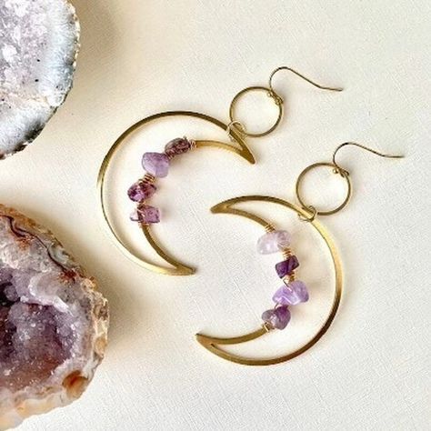 Beautiful Crystal Crescent Moon Earrings 💜 Shop Link: gothickawaii.com 💜 Item Link:https://gothickawaii.com/products/Beautiful-Crystal-Crescent-Moon-Earrings-p574182501 🎉 We ship worldwide. 🎉 Cold Connections, Moon Space, Crescent Moon Earrings, Rose Quartz Earrings, Hippie Earrings, Bohemian Necklace, Brass Charms, Hippie Jewelry, Amethyst Earrings