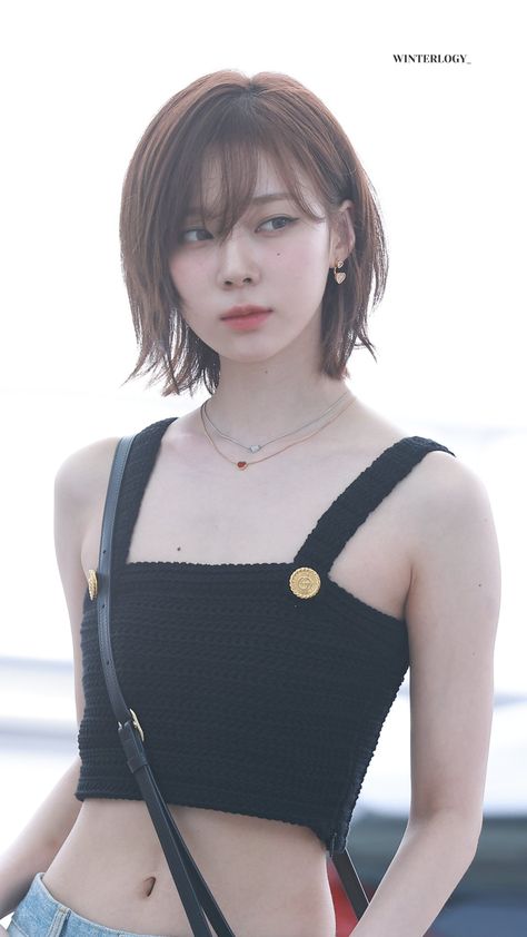 @winterlogy_ On Twitter Korea Short Hair Haircuts, Kpop Idols With Short Hair, Winter Bob Hair, Kpop Haircut Female, Short Japanese Haircut, Japanese Short Haircut, Short Hair Japanese Style, Japanese Haircut Short, Japanese Bob Haircut