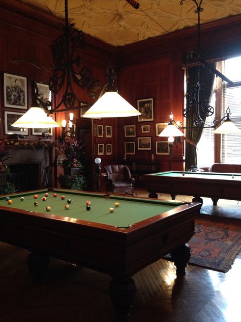 Pool Table Room Aesthetic, Billard Room Aesthetic, Old Money Lounge Room, Vintage Pool Table Aesthetic, Old Money Game Room, Billards Room Decor Rustic, Billiard Room Aesthetic, Pool Hall Aesthetic, Small Billiard Room