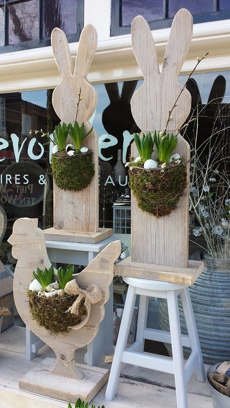 Easter Front Porch Decorations, Porch Decoration Ideas, Diy – Velikonoce, Easter Porch, Easter Porch Decor, Diy Osterschmuck, Easter Outdoor, Rustic Easter Decor, Relaxing Holiday