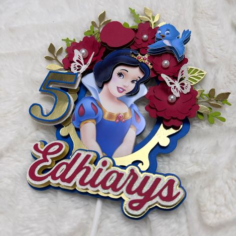 ✨ Mirror, mirror on the cake… who’s the fairest of them all? 🍎👑 This Snow White cake topper is the perfect touch for a magical celebration! 🎂✨ #FairyTaleVibes #CakeTopperMagic Snow White Printable, Snow White Cake Topper, Printable Cake Topper, Snow White Cake, The Fairest Of Them All, Fairest Of Them All, White Cake, Mirror Mirror, Cake Topper