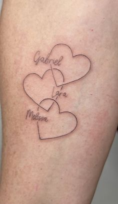 Behind The Leg Tattoos For Women, Three Hearts Tattoo, Tattoo Nombres, Mom Daughter Tattoos, Tiny Wrist Tattoos, Tasteful Tattoos, Three Hearts, Leg Tattoos Women, Heart Tattoo Designs