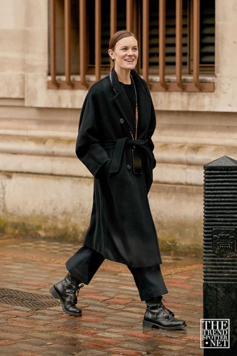 Jo Ellison Style, Jo Ellison, 2020 Street Style, Monochrome Outfit, The Best Street Style, Best Street Style, Style Crush, Cool Street Fashion, Street Chic