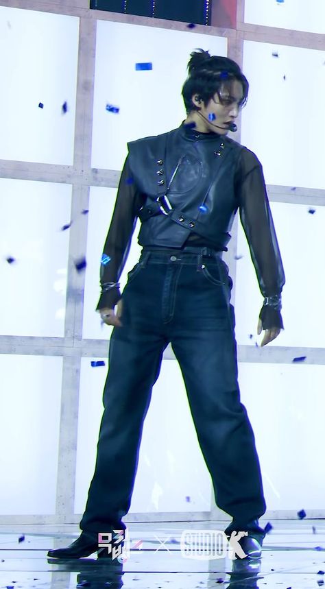 Ateez Performance Outfit, Seonghwa Cyberpunk Outfit, Perfect Strangers, Concert Fits, Kpop Outfits, Stage Outfits, Concert Outfit, Parachute Pants, Leather Pants