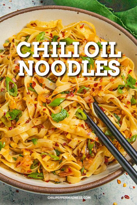 Chili Oil Noodles Recipe, Chili Oil Noodles, Thai Recipes Noodles, Chinese Noodle Recipes, Oil Noodles, Asian Noodle Recipes, Spicy Chicken Recipes, Noodles Recipe, Homemade Chili