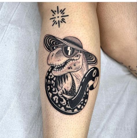 Traditional Dinosaur Tattoo, Rex Tattoo, T Rex Tattoo, Dinosaur Tattoos, Diy Clothes Design, Big Design, Dream Tattoos, Old School Tattoo, Japanese Tattoo