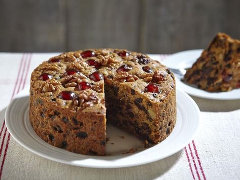 English Fruit Cake Recipe, Christmas Cake Recipe Traditional, Perfect Turkey Recipe, Rich Fruit Cake, Fruit Cake Recipe Christmas, Traditional Christmas Cake, Fruit Cake Recipes, The Perfect Turkey, Christmas Fruit Cake