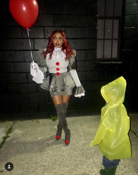 Female Pennywise Diy Female Pennywise Costume, Diy It Costume Women, Penny Wise Costume Women Diy, Penny Wise Makeup Girl, Female Horror Costumes, It Costume Clown Women, Diy Pennywise Costume For Women, Pennywise Costume Female Diy, Female Pennywise Makeup