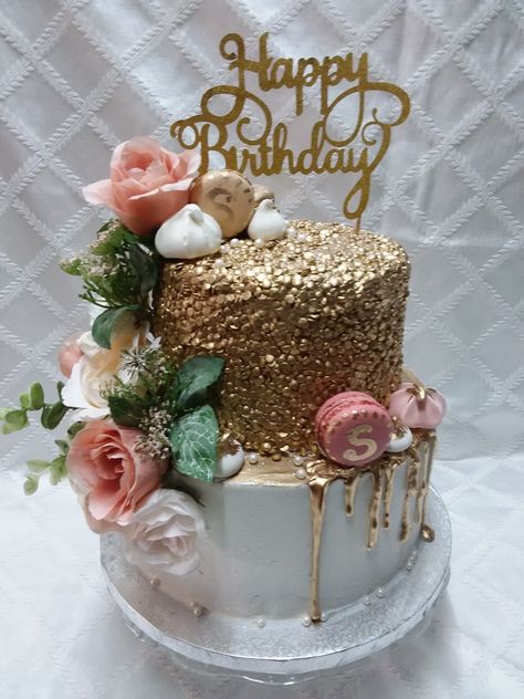 Birthday Cake Gold, Birthdays Wishes, Cakes Pretty, Happy Birthday Bouquet, Birthday Blast, Happy Birthday Flowers Wishes, Special Birthday Cakes, Fruity Cake, Happy Birthday Cake Images