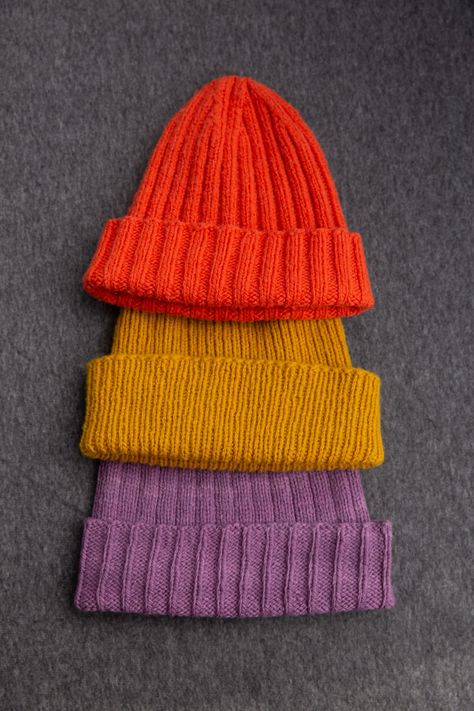 Woven Crafts, Beanie Pattern Free, Easy Knit Hat, Beanie Knitting Patterns Free, Knit Beanie Pattern, Ribbed Hat, Knitted Beanies, Hat Patterns Free, Knitting Patterns Free Hats