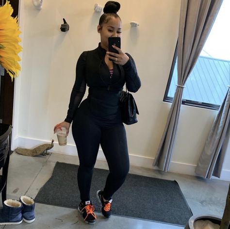 Tammy Rivera Tammy Rivera, Chill Fashion, Waka Flocka, Chill Outfit, Summer Swag, Nice Outfits, Chill Outfits, Looks Black