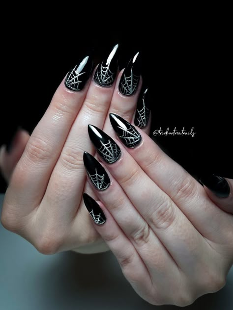 Cobweb Nails, Halloween Nail Ideas, Hoco Nails, Horror Nails, Halloween Manicure, Witch Nails, Orange Nail Polish, Cute Halloween Nails, Gothic Nails