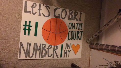 Homemade Basketball Posters, Basketball Poster Ideas Signs Senior Night, Basketball Signs For Players, Posters For Basketball Games, Basketball Signs For Games, Basketball Poster Ideas For Players, Basketball Fan Signs, Basketball Senior Night Posters, Basketball Game Signs