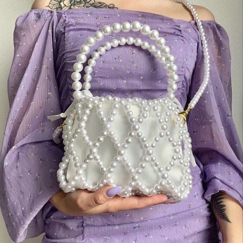 Pearls Bag, Pearl Bags, Small Hand Bags, Beads Bag, Hand Beaded Bag, Sac Diy, Hand Bags For Women, Bead Crochet Patterns, Diy Bags Patterns