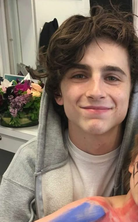 #timoth #chalamet #timotheechalamet #callmebyyourname #timothee #echalamet #cmbyn #ladybird #tchalamet #dune #littlewomen #theking #beautifulboy #liltimmytim #timmy #thefrenchdispatch #e #timmychalamet #timotheechalametedit #elioandoliver #elioperlman #timmytim #hotsummernights #missstevens #elio #dunemovie #armiehammer #arainydayinnewyork #oliver #timotheechalametedits Curly Hairstyles For Round Faces, Regulus Acturus Black, Timmy Chalamet, French Boys, Short Curly Hairstyles, Lil Timmy Tim, Timmy T, Regulus Black, The Perfect Guy