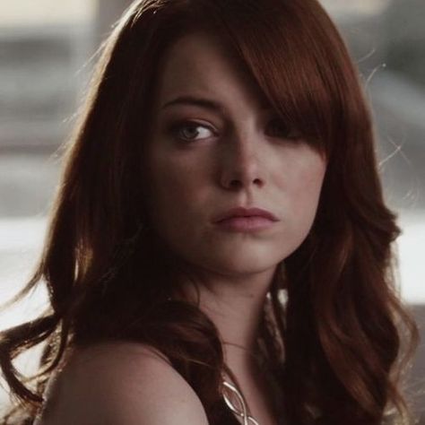 Emma Stone Young, Easy A Emma Stone, Emma Stone Aesthetic, 2000 Hair, Emily Stone, The House Bunny, Lgbt Rights, Middle Aged Women, Easy A