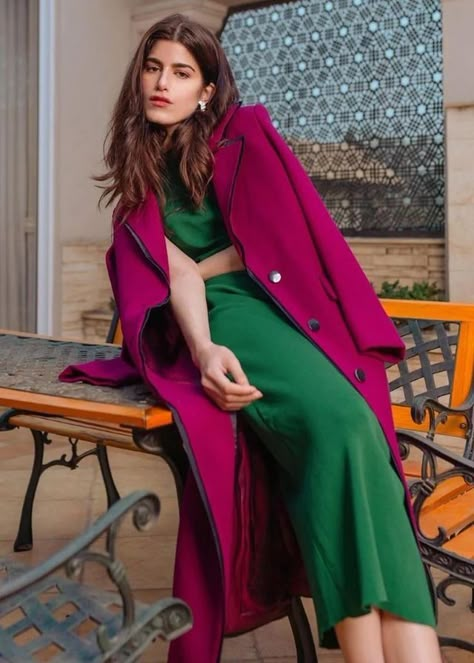 Magenta Coat Outfit, Magenta Outfits For Women, Magenta Top Outfit, Viva Magenta Outfit, Magenta Outfit Ideas, Magenta Clothes, Magenta Outfits, Outfit Magenta, Magenta Coat