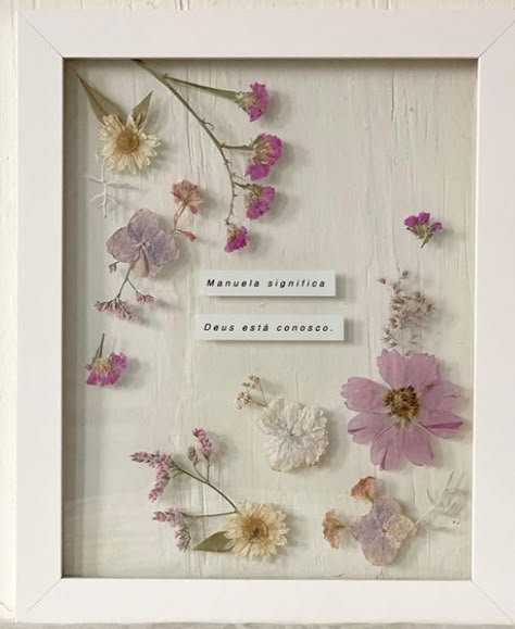 Pressed Flower Quotes, Shadow Box Pressed Flowers, Dried Flower Canvas, Dried Flowers In Picture Frame, Picture Frame Flowers, Pressed Flower Art Picture Frames, Dried Flowers In Frame, Framed Dried Flowers, Flowers In Frame