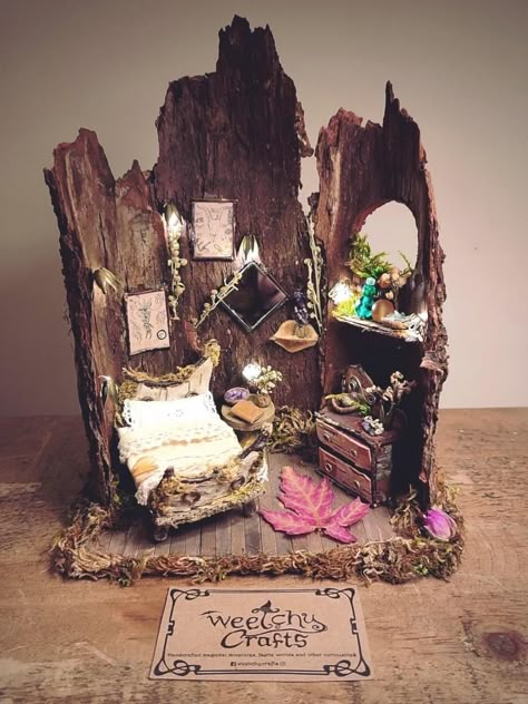 Room Box Miniatures, Fairy House Crafts, Fairy Garden Furniture, Fairy House Diy, Fairy Garden Crafts, Fairy Furniture, Fairy Tree, Fairy Crafts, Dollhouse Miniatures Diy