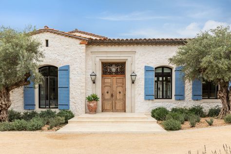 Laguna Beach House, Architecture Instagram, Modern Mediterranean Homes, House Mediterranean, Beachfront House, Crystal Cove, Mediterranean Architecture, Mediterranean Style Homes, Provence Style