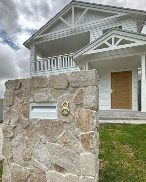 Stone Letterbox Ideas, Coastal Letterbox Ideas, Hamptons Letterbox Ideas, Sandstone House Exterior, Sandstone Front Fence, Sandstone Letterbox Ideas, Sandstone Fence, Hamptons Letter Boxes, Sandstone Cladding Exterior House