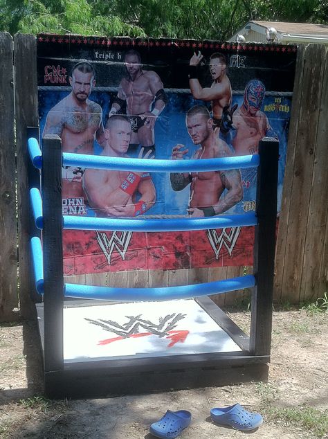 DIY WWE Wrestling Ring Photo Booth for a Birthday Party Wwe Trunk Or Treat, Diy Wwe, John Cena Birthday, Wrestling Birthday Parties, Wrestling Birthday, Wrestling Party, Wwe Birthday Party, Wwe Party, Wwe Birthday