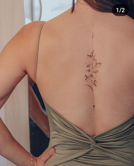 Flower Tattoo On Back Of Neck, Flower Tattoos Spine, Flower Tattoo Spine, Spine Flower Tattoo, Tattoo Espalda, Floral Back Tattoos, Flower Spine Tattoos, Rib Tattoos For Women, Flower Tattoo Back