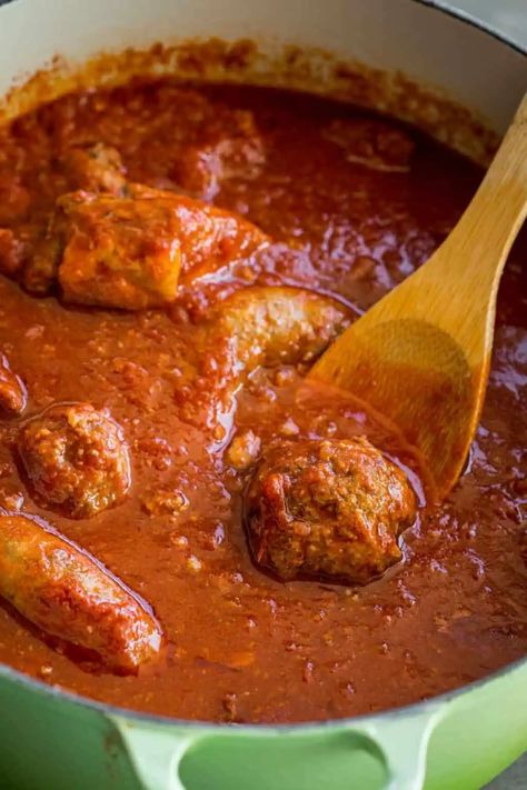 The Best Authentic Italian Sunday Gravy (Sugo) - Coley Cooks Best Italian Tomato Sauce Recipe, Italian Sauce Recipes Authentic, Ground Chuck Recipes, Chuck Recipes, Italian Sunday Gravy, Sugo Recipe, Homemade Italian Spaghetti Sauce, Italian Sauce Recipes, Italian Spaghetti Sauce