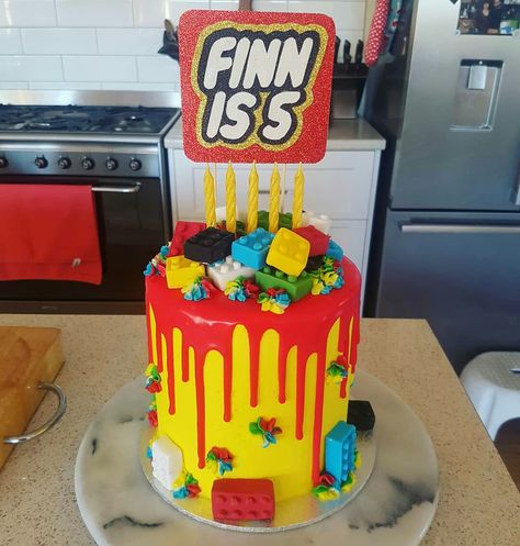 Lego Drip Cake, Lego Buttercream Cake, Chocolate Lego Cake, Lego Birthday Cake For Boys, Lego Cakes For Boys, Lego Cake Ideas, White Chocolate Ganache Drip, Lego Cake Topper, Chocolate Ganache Drip