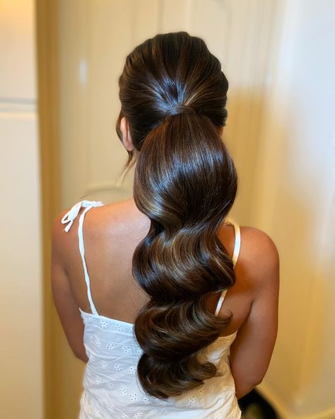 Ponytail Bride, Glamorous Ponytail, Brunette Bridal Hair, Ponytail Bridal Hair, Bridgerton Hair, Wedding Ponytail Hairstyles, Bride Hairstyles For Long Hair, Bridesmaid Hair Ponytail, Wave Ponytail