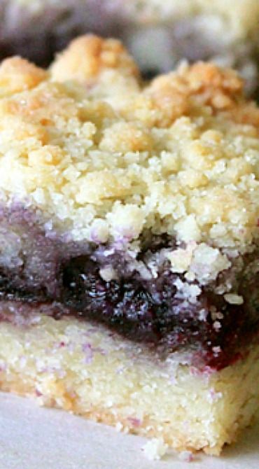 Blueberry Bars Recipes, Blueberries Fruit, Blueberry Crumb Bars, Desert Bars, Blueberry Desserts Recipes, Blueberry Crumble Bars, Blueberry Bars, Fruit Bars, Crumb Bars