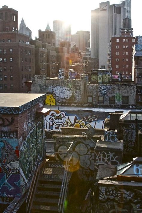 Nyc Graffiti, Graffiti Photography, New York Graffiti, Street Graffiti, City Vibe, Grunge Photography, Street Art Graffiti, City Aesthetic, 가을 패션