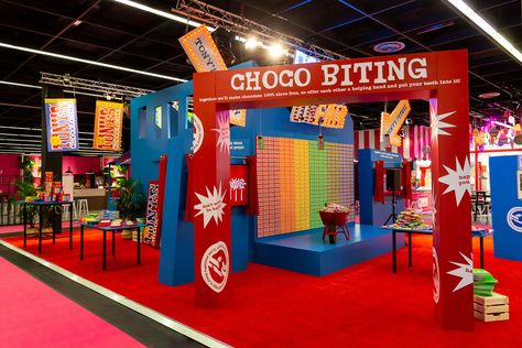 Tony's Chocolonely Stand at ISM Show 2020 - Graphic Mill Competitive Quotes, Trade Show Booth Design, Exhibition Stand Design, Tradeshow Booth, Retro Theme, Exhibition Stand, Stand Design, Booth Design, Meeting Room