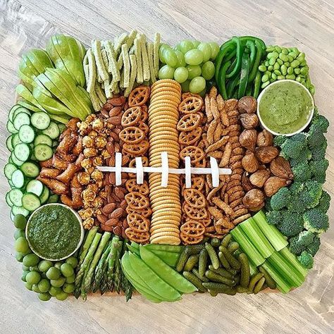 How fun is this football snack tray kellyelko.com #football #gameday #gamedaysnacks #gamedayfood #appetizers #crudite Football Snacks, Charcuterie Inspiration, Snack Board, Party Food Platters, Charcuterie And Cheese Board, Super Bowl Party, Superbowl Party Food, Game Day Snacks, Charcuterie Recipes