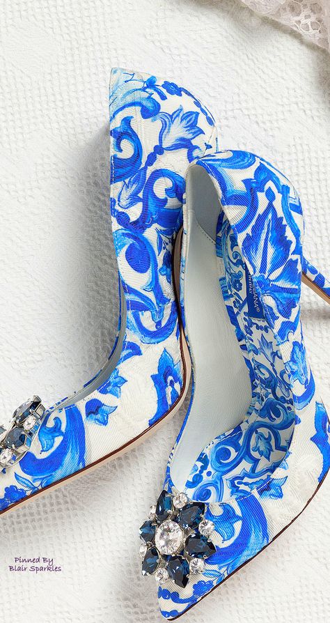 Dolce And Gabbana 2016, Best Classic Cars, Dolce E Gabbana, Fabulous Shoes, Accessories Collection, Dream Shoes, Delft, Party Shoes, Beautiful Shoes