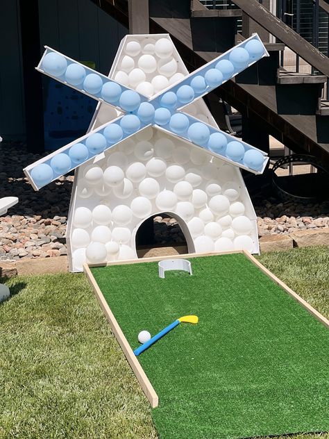 DIY Backyard Mini Golf- Putt Putt for Kiddos - traditionallycozy.com Diy Putt Putt, Backyard Mini Golf, Diy Mini Golf, Golf Putt, Mini Putt, Golf First Birthday, Indoor Mini Golf, Golf Birthday Cakes, Putt Putt Golf