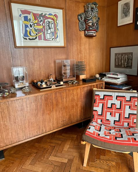 a million inspiring corners in the 1930s modernist abode, 2 willow road, designed by architect ernő goldfinger 2 Willow Road, Erno Goldfinger, Modernist Apartment, House Of Cards, Global Style, Future House, Interior Architecture, Instagram A, House Ideas