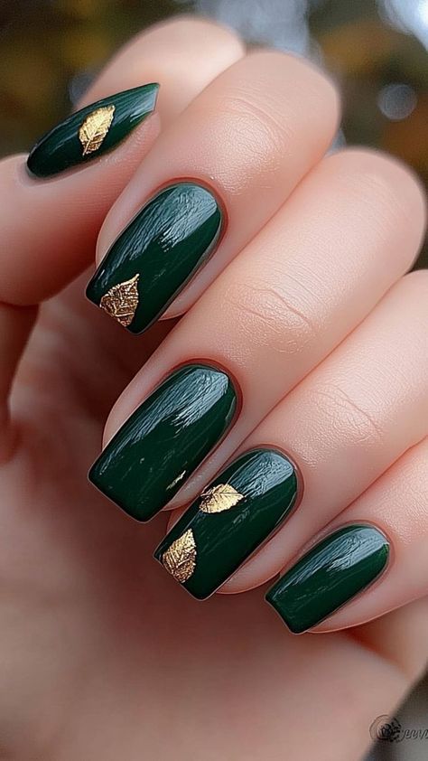 Dark green nails Green Fall Nail Designs, Gold Gel Nails, Autumn Green, Glitter Accent Nails, Dark Green Nails, Gold Leafing, Fall Manicure, Fall Nail Trends, Latest Nail Trends