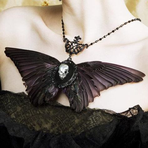 Victorian Gothic Jewelry Yes.. Unusual.. this designer surely has Unusually Unique & Massively Freaky Ideas..  ★-Tis What A Great Designers All About-★.. yeah ? !.... Dark Witch, Bangles Making, Gothic Accessories, Wing Necklace, Feather Pendant, Halloween Wedding, Soft Grunge, Gothic Jewelry, Visual Kei