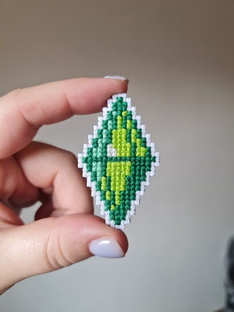 Keychain Cross Stitch, Cross Stitch Patches, Pixel Art Tiny, Kpop Cross Stitch, Minecraft Cross Stitch, Tiny Cross Stitch Patterns, Cross Stitch Patch, Cross Stitch Keychain, Tiny Cross Stitch