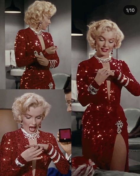 Hawks Costume, William Travilla, Old Hollywood Aesthetic, Hollywood Aesthetic, Howard Hawks, Marilyn Monroe Portrait, Old Hollywood Wedding, Old Hollywood Fashion, Decades Of Fashion