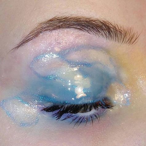 Festival Make Up, Trendy Makeup, Make Up Looks, Kesha, Blue Makeup, Editorial Makeup, Glitter Eyeshadow, Light Makeup, Eye Art