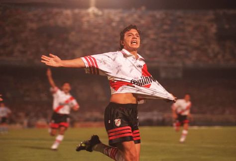 Marcelo Gallardo of River Plate of Buenos Aires in 1996. Nacho Fernandez, Nate River, River Phoenix, National Stadium, River Plate, Football League, The Live, Breaking News, Soccer