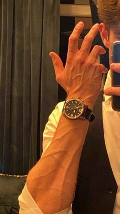 Veiny Forearm, Daddy Outfits Men, Vainy Hands Man, Veiny Arms Guys Aesthetic, Big Buff Men, Men Hands, Veiny Arms, Hand Veins, Strong Hands