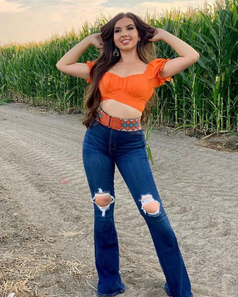 Country Bell Bottom Outfits, Ranchera Outfits, Vaquera Fits, Tangerine Orange Color, Baile Outfits, Bell Bottom Outfits, Outfit Mexicano, Outfit Vaquero, Takuache Girl Outfits