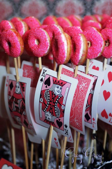 Cute idea! Casino Birthday, Las Vegas Party, Alice Tea Party, Mad Hatter Party, Vegas Party, Alice In Wonderland Birthday, Casino Night Party, Alice In Wonderland Theme, Alice In Wonderland Tea Party